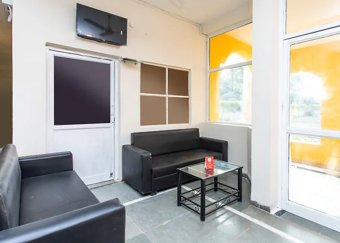 Oyo 18571 Ashoka Resort Indore